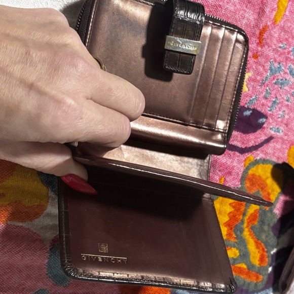 Givenchy Vintage Brown Wallet - Picture 6 of 10